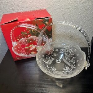 Waltherglas Silent Night Glass Basket Holiday Candy Bowl‎ 8 1/4" Christmas Decor